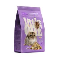 Little One_feed_dwarf hamsters_face