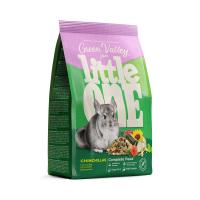 Little One_Green Valley_feed_chinchillas_face